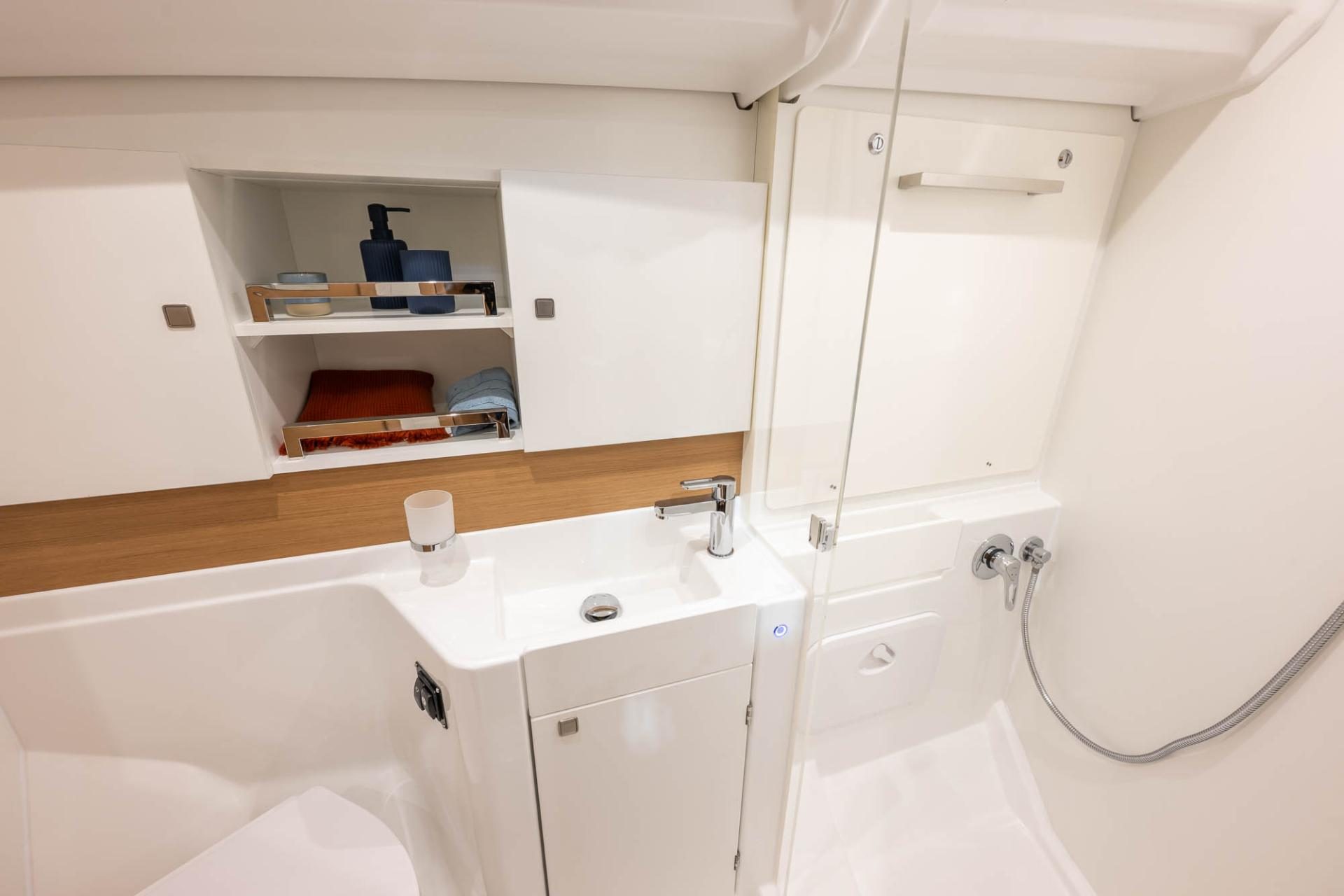 Sun Odyssey 455 İç Mekan 08